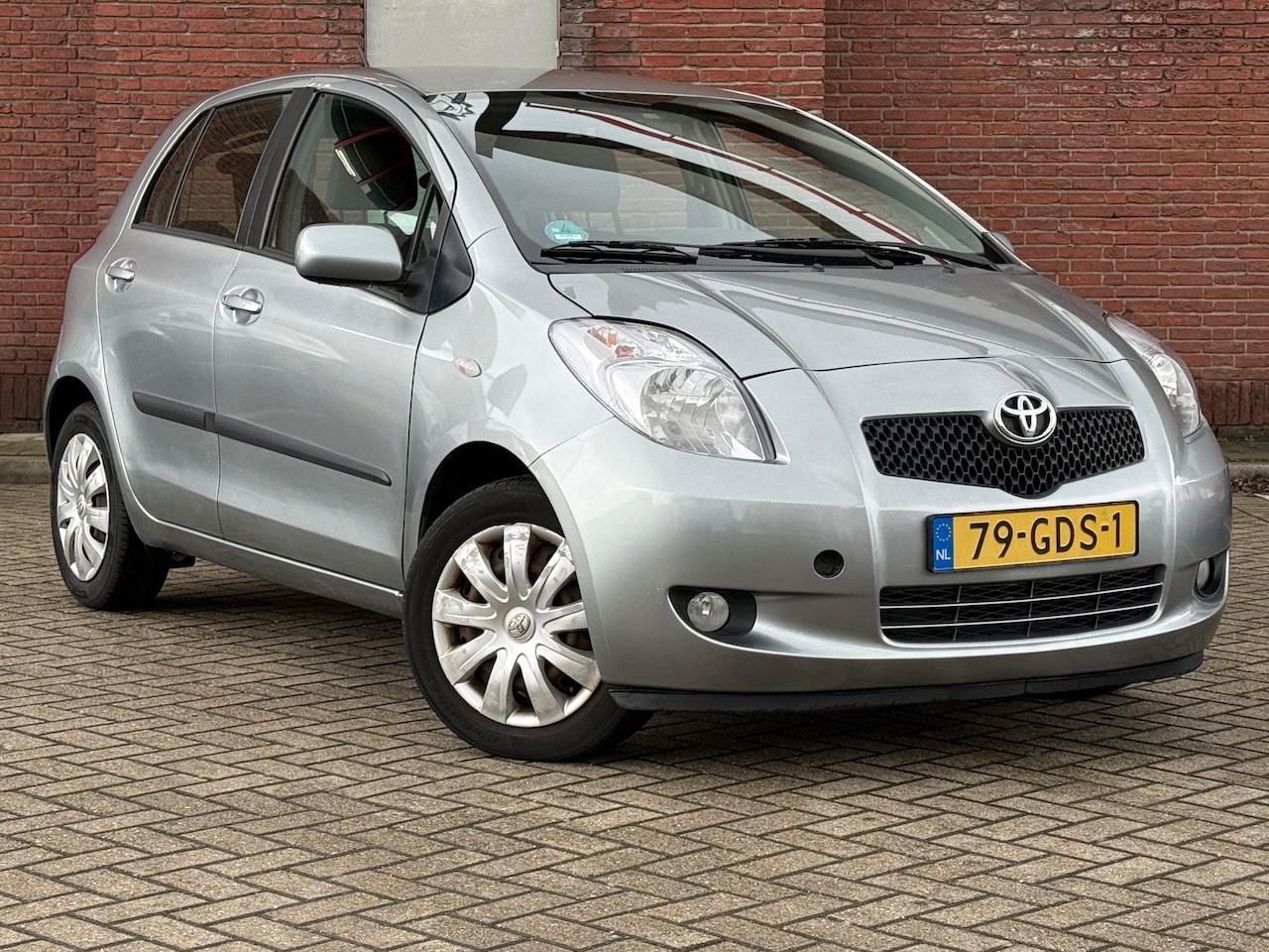 Toyota Yaris - 1.3 VVTi Sol MMT|AUTOMAAT|5DRS|AIRCO|TREKHAAK|CRUISE-CONTROL|NAP - AutoWereld.nl