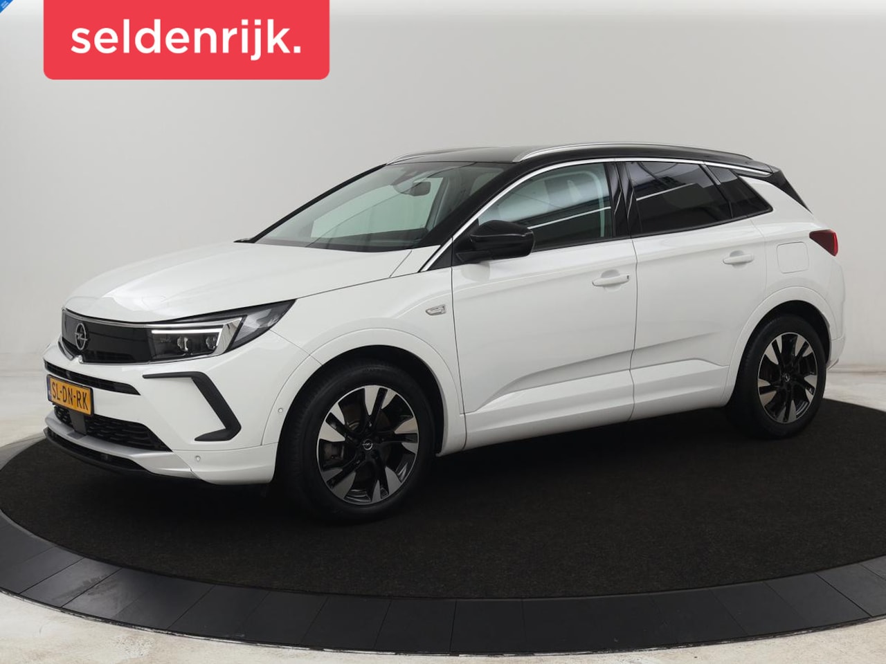 Opel Grandland - 1.6 Turbo Plug-In Hybrid Ultimate | Leder/Alcantara | Trekhaak | Stoelverwarming | 360 Cam - AutoWereld.nl