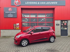 Hyundai i10 - 1.0i Premium Navigatie/ Stoel en stuurverwarming/ Parkeersensoren achter/ Rijklaarprijs