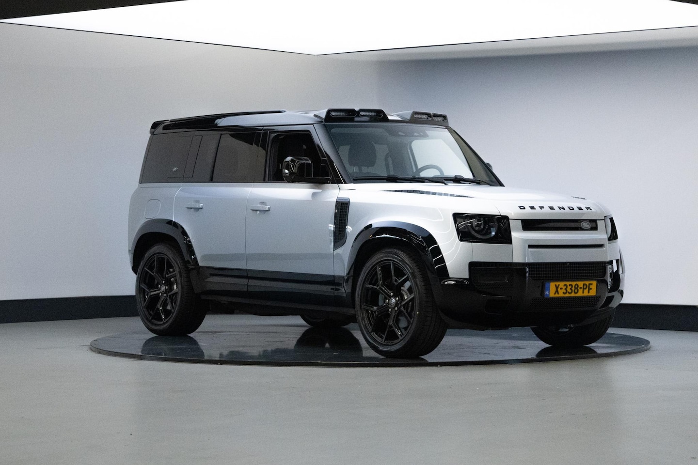 Land Rover Defender 110 - 2.0 P400e 110 SE | Urban| 23 inch | Trekhaak | - AutoWereld.nl