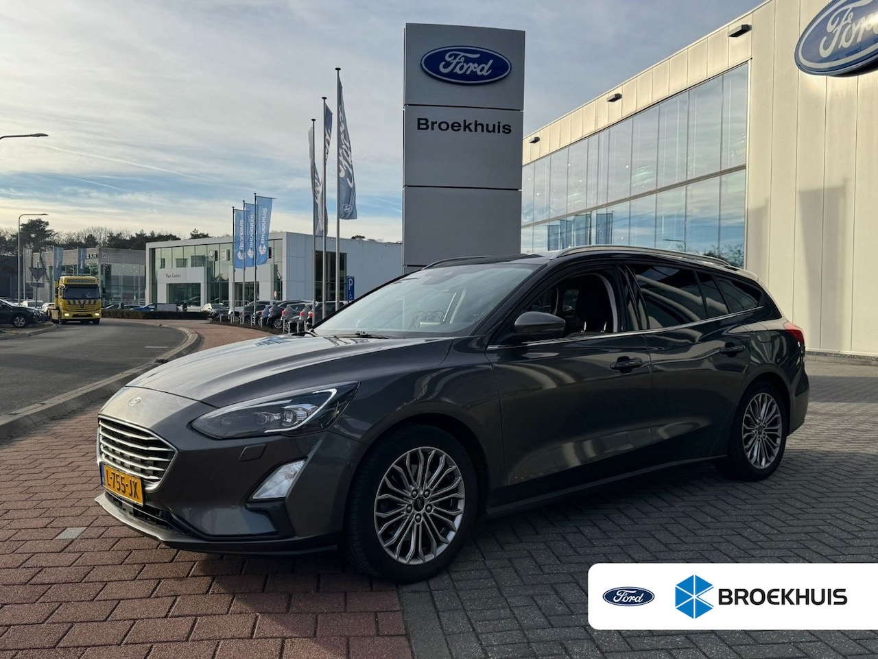 Ford Focus Wagon - 1.0 EcoBoost Titanium | 100% dealer o.h. | Full LED | Adaptieve cruise | Camera | Winter-p - AutoWereld.nl