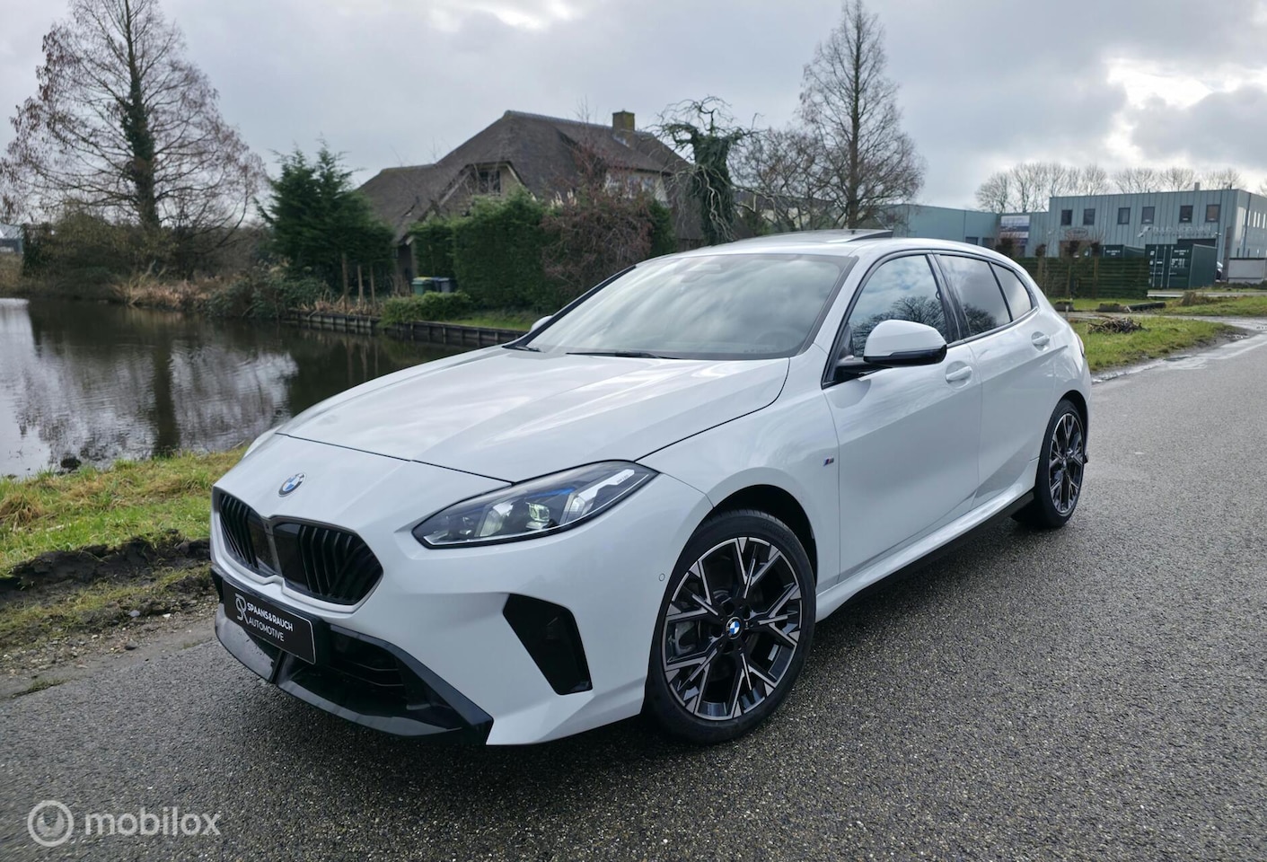 BMW 1-serie - 123 xDrive / Pano / 360' camera / Navi - AutoWereld.nl