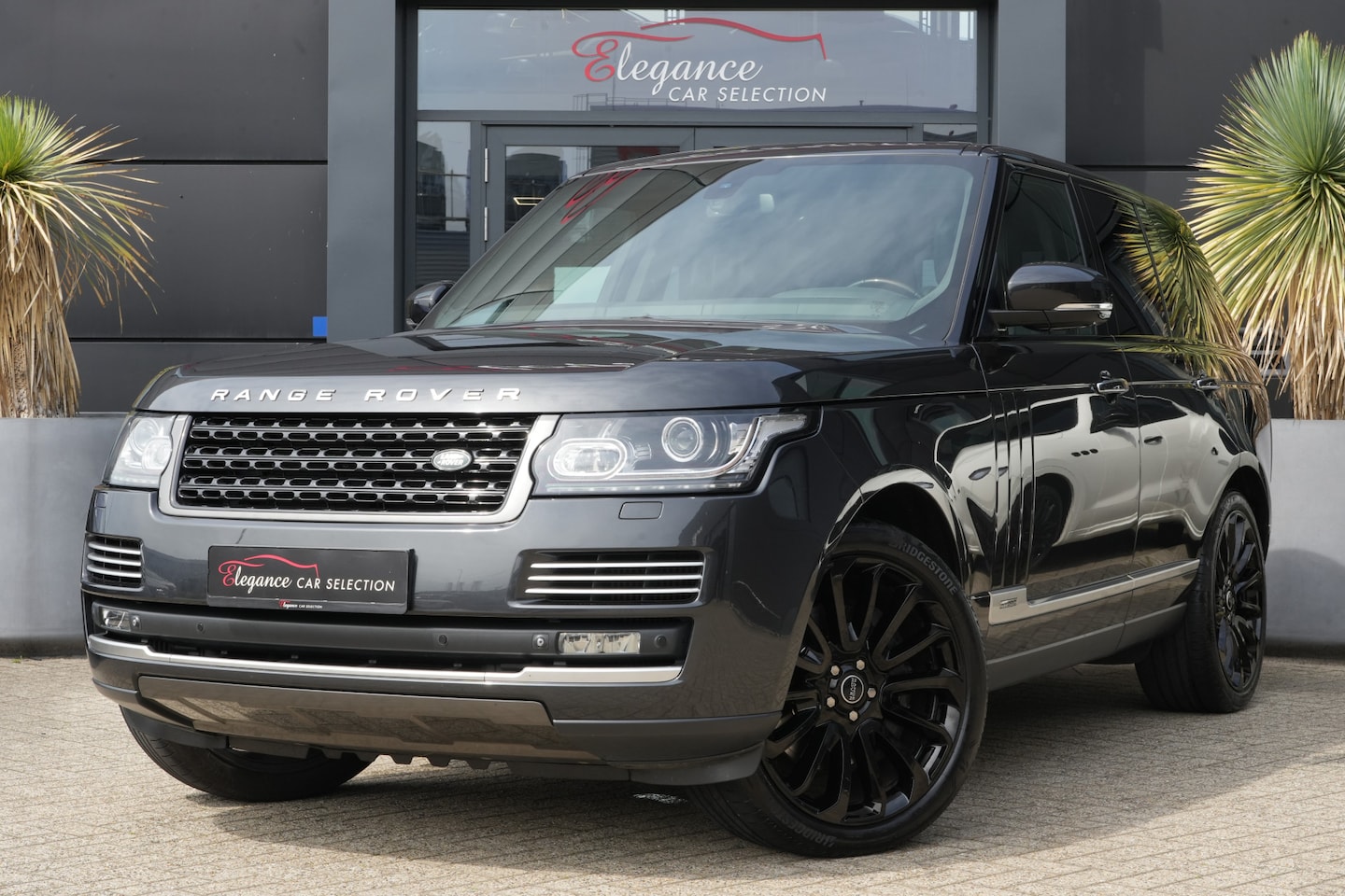 Land Rover Range Rover - 3.0 SDV6 Hybrid Autobiography 340pk Panoramadak/Meridian/Camera - AutoWereld.nl