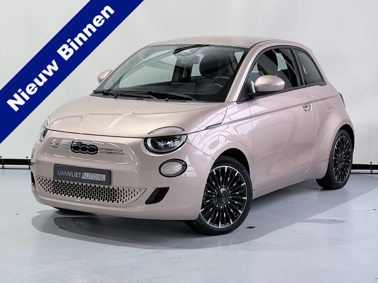 Fiat 500e - Icon 42 kWh CAMERA 17 INCH VELGEN - AutoWereld.nl