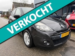 Renault Clio - 1.5 dCi Parisienne I TREKHAAK I NAVI I CLIMA . AIRCO I NAP I LM VELG I RIJD EN SCHAKELT GO