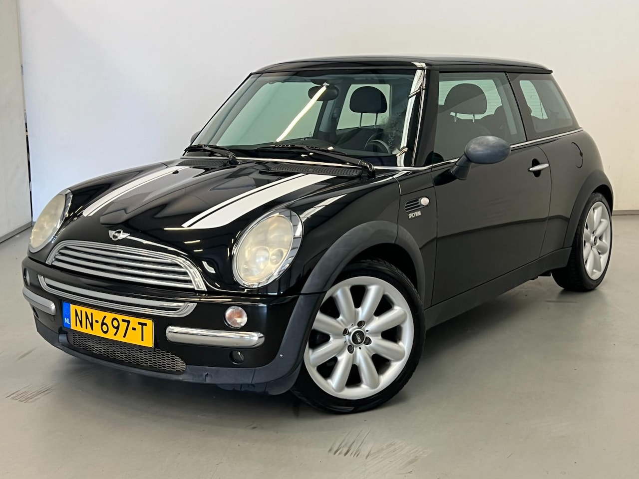 MINI Cooper - Mini 1.6 / Airco / 17" LM / Meeneemprijs - AutoWereld.nl