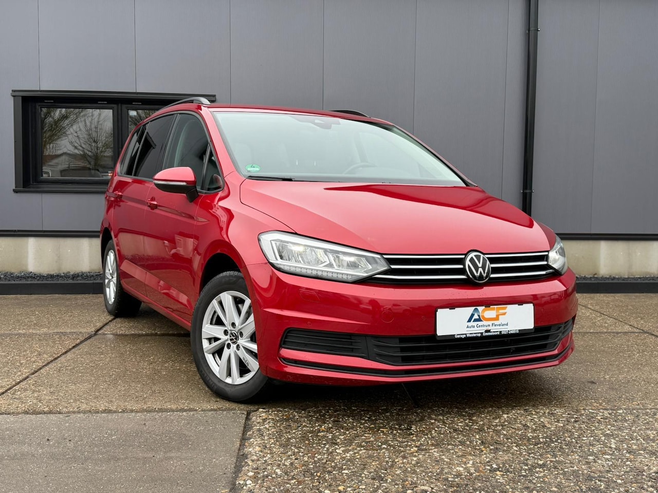 Volkswagen Touran - 1.5 TSI DSG 150 pk Highline 5 persoons trekhaak LED - AutoWereld.nl
