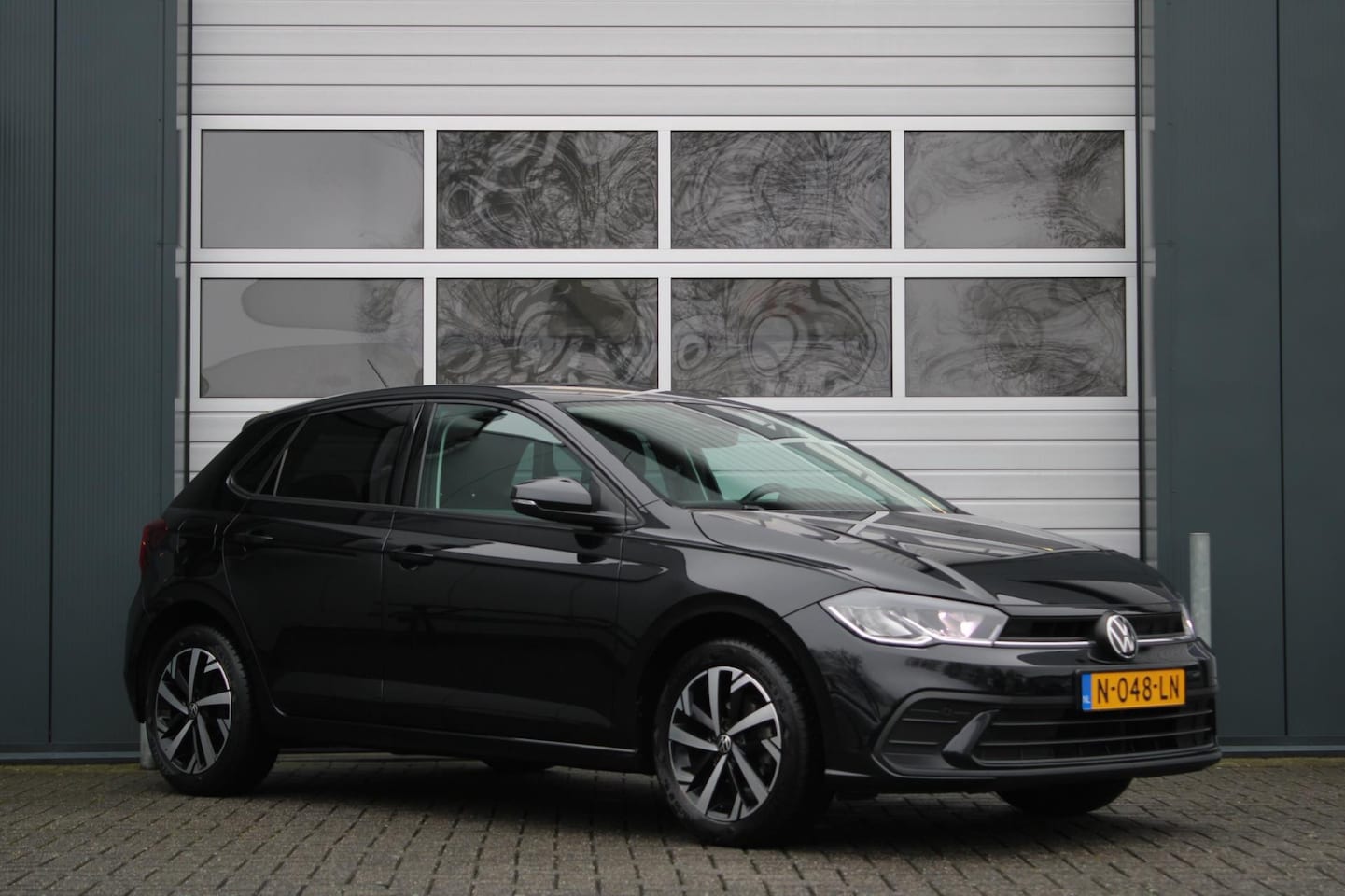Volkswagen Polo - 1.0 TSI Life ACC/Virtual/Lane.Assist/PDCv+a/LED/Carplay/Android/DAB/Navi/Bluetooth/16"LM/D - AutoWereld.nl