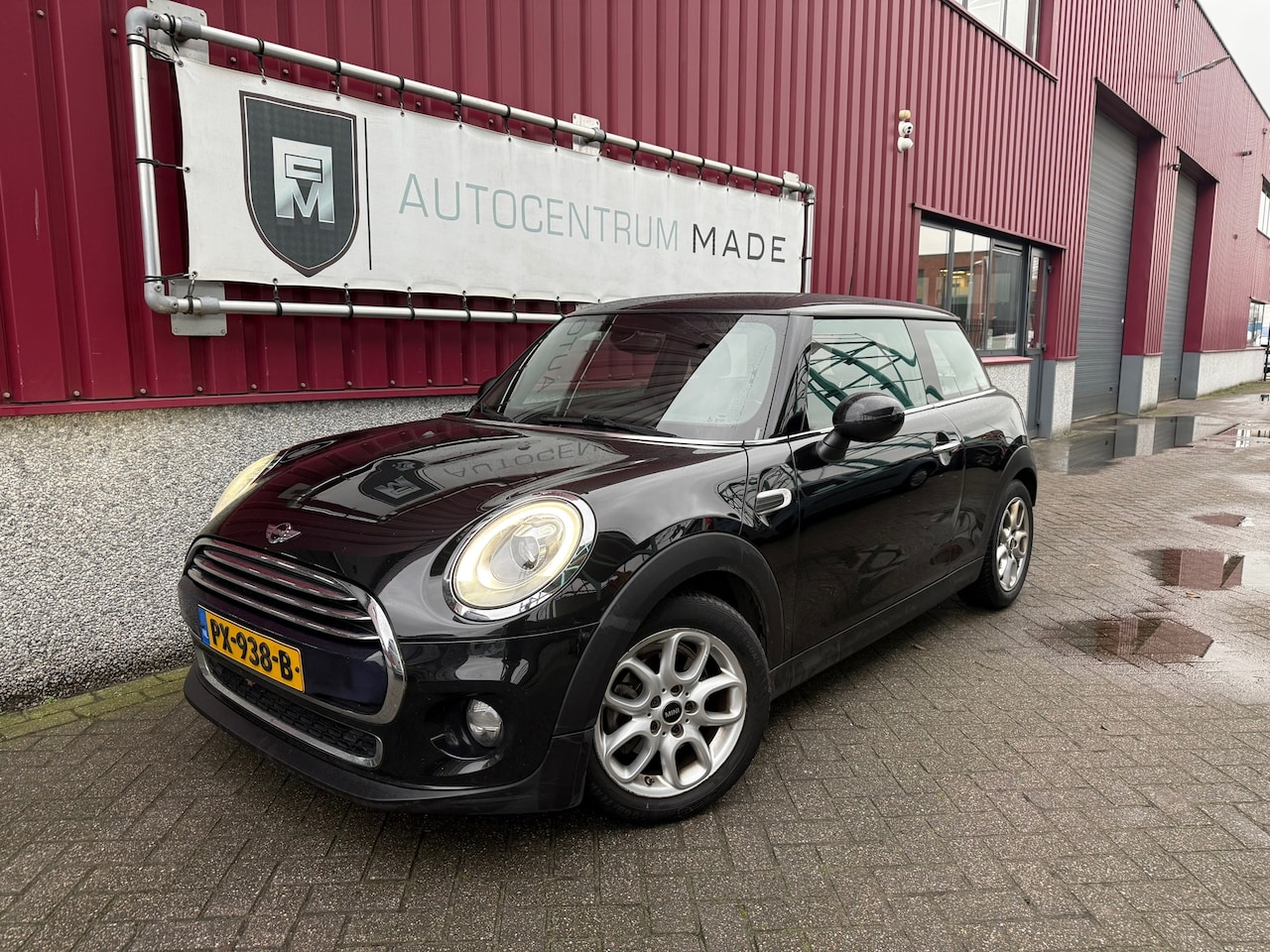 MINI Cooper - Mini 1.5 Serious Business // Automaat // PDC // Navi // Xenon - AutoWereld.nl