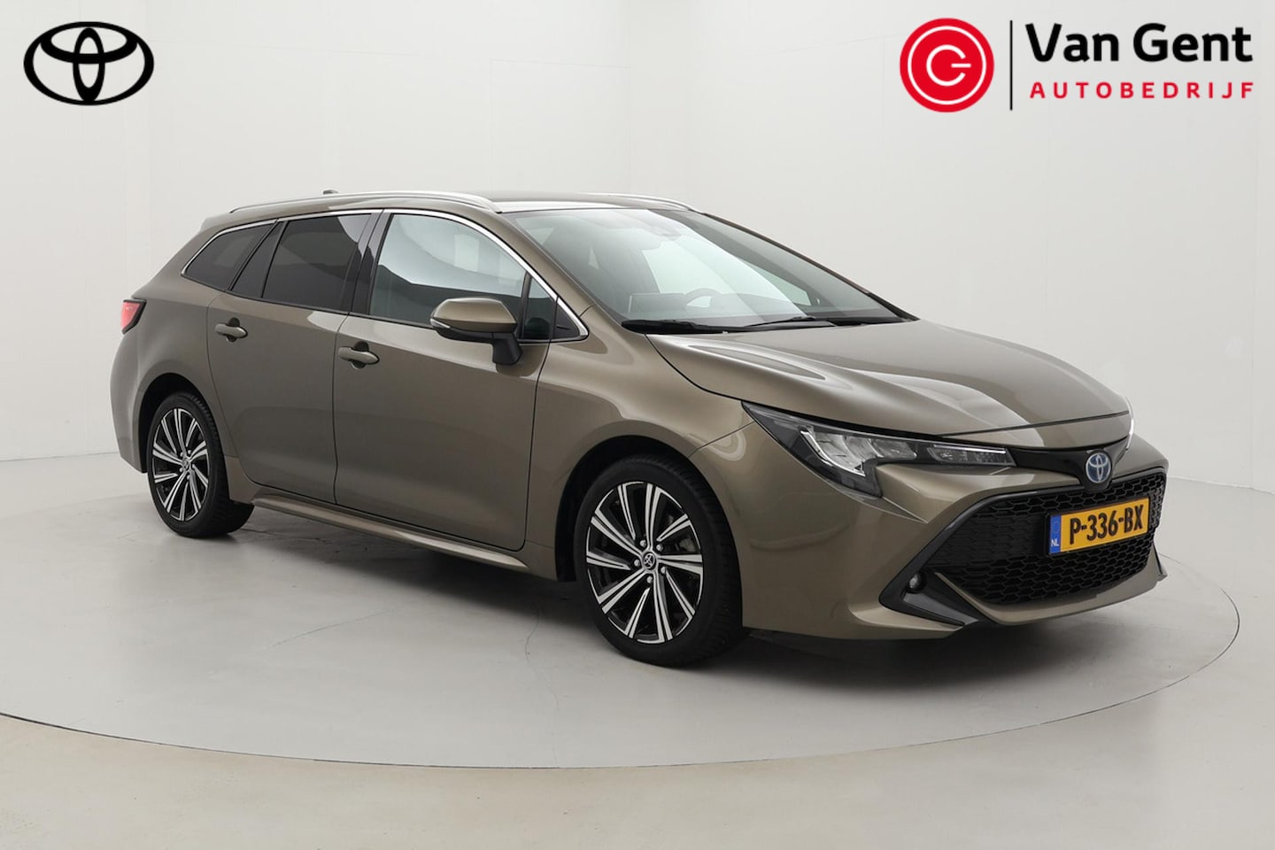 Toyota Corolla Touring Sports - 1.8 Hybrid Dynamic | Navigatie | Apple Carplay / Android Auto | Stoelverwarming | Adaptive - AutoWereld.nl