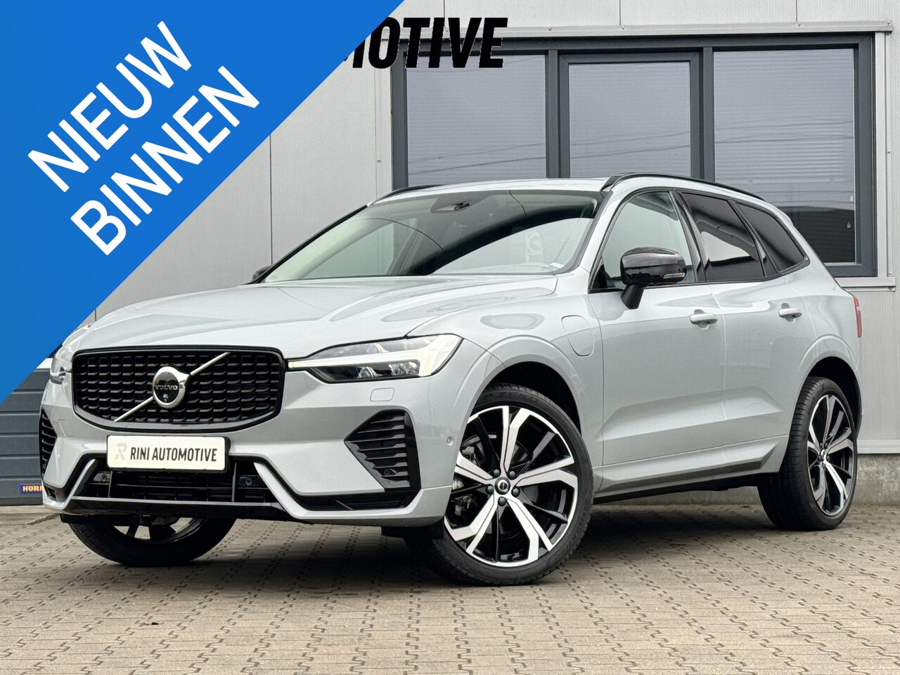 Volvo XC60 - 2.0 T6 Plug-in hybrid AWD Plus Dark 349 PK | Trekhaak | 21 inch | 360 camera - AutoWereld.nl