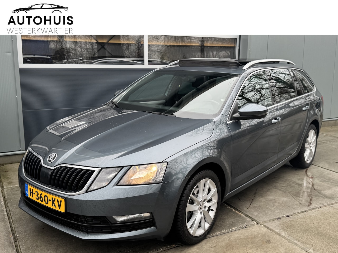 Skoda Octavia Combi - 1.5 TSI 150pk DSG Sport Business Panoramadak Stoelverwarming Voorruitverwarming navigatie - AutoWereld.nl