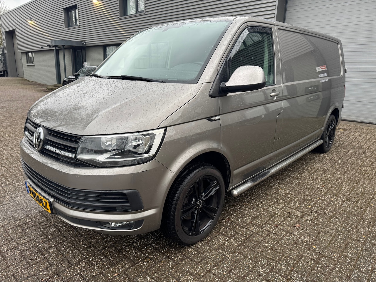 Volkswagen Transporter - 2.0 TDI L2H1 DC Comfortline 2.0 TDI L2H1 DC Comfortline - AutoWereld.nl