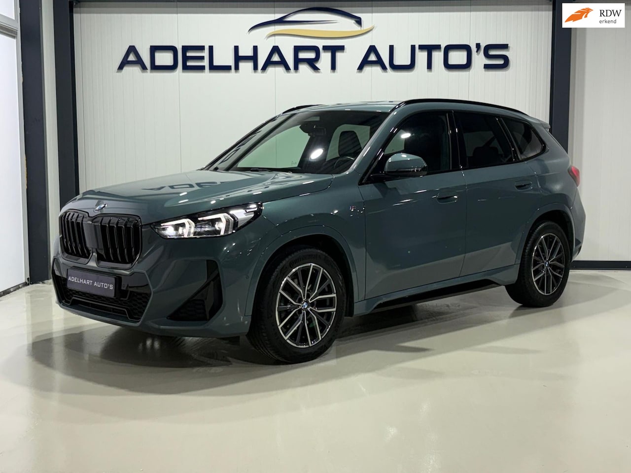 BMW X1 - SDrive18i M Sport Automaat / Navigatie Full map / 360 Camera / Lederen interieur / Sfeer v - AutoWereld.nl