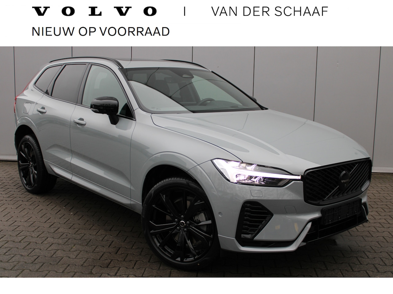 Volvo XC60 - T6 Plug-in hybrid AWD Ultra Black Edition | Luchtvering | Sportstoelen | Extra getint glas - AutoWereld.nl