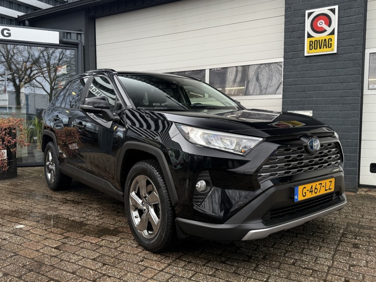 Toyota RAV4 - 2.5 Hybrid AWD Style 4x4 1600 kg Leer/cam/trekhaak - AutoWereld.nl