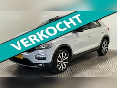 Volkswagen T-Roc - 1.5 TSI Style Business automaat benzine parkeersensoren camera navigatie cruisecontrole ca
