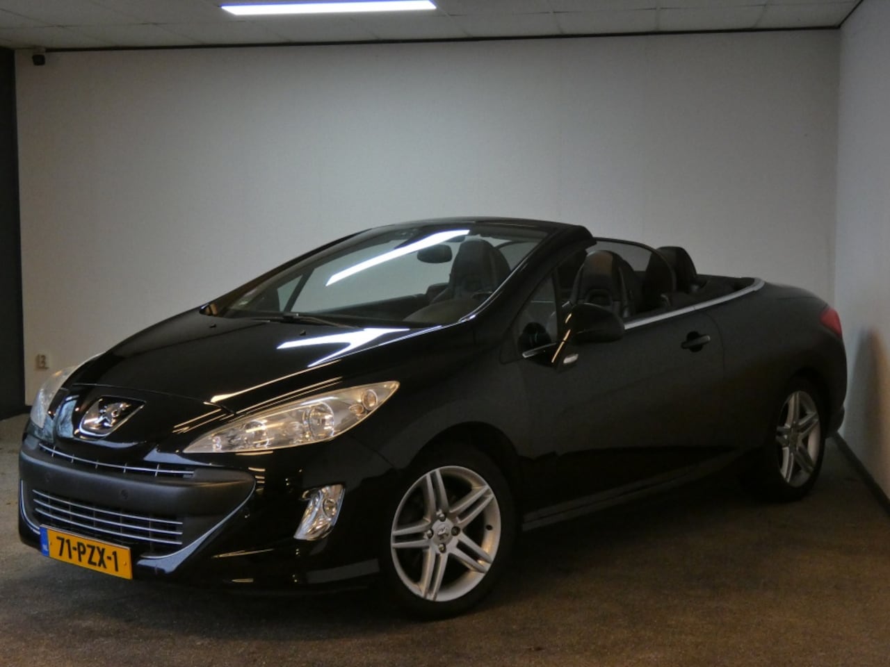 Peugeot 308 CC - 1.6 THP Noir & Blanc Nwe APK airco - AutoWereld.nl
