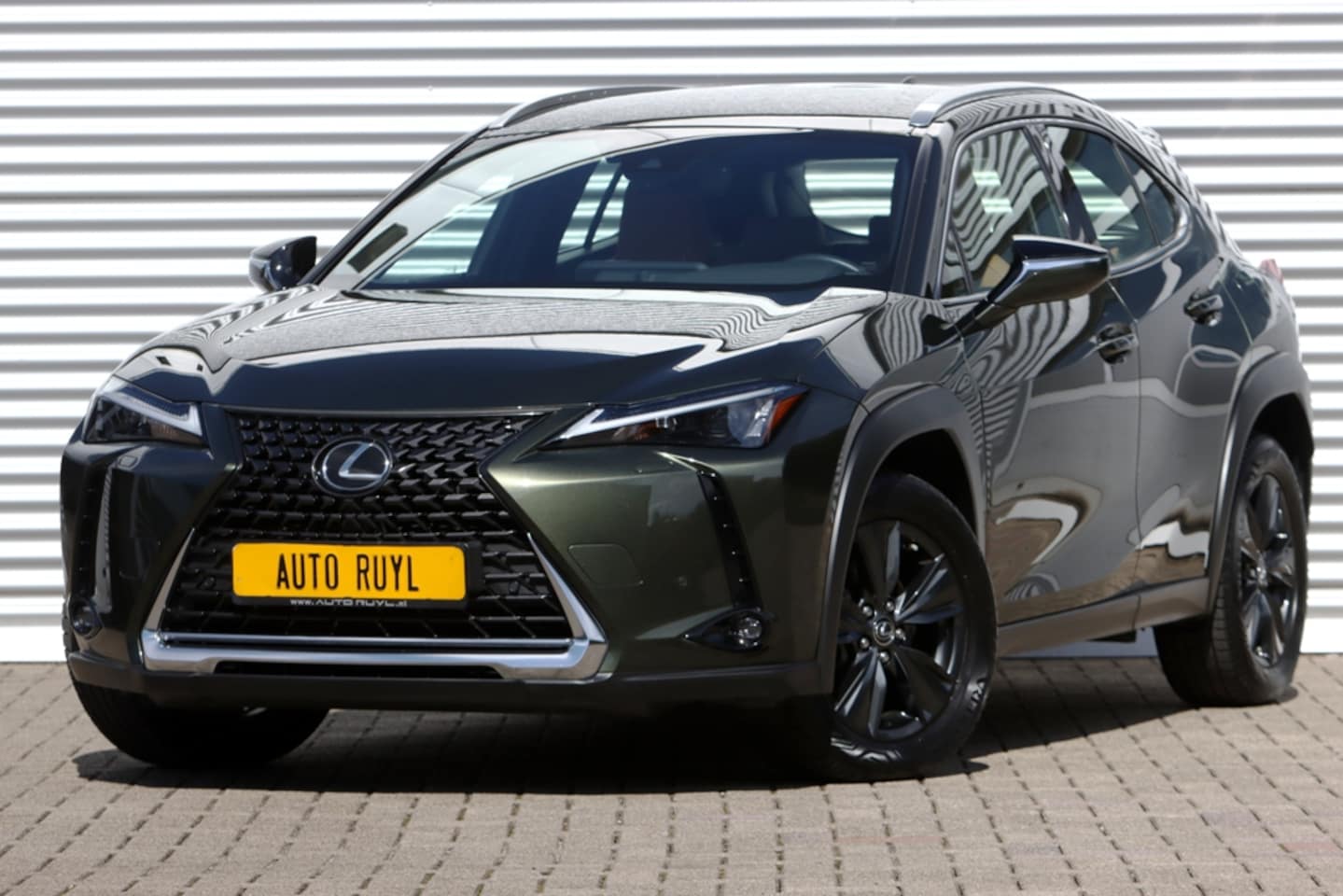 Lexus UX - 250h Luxury Line Face Lift / Leer / Navi - AutoWereld.nl