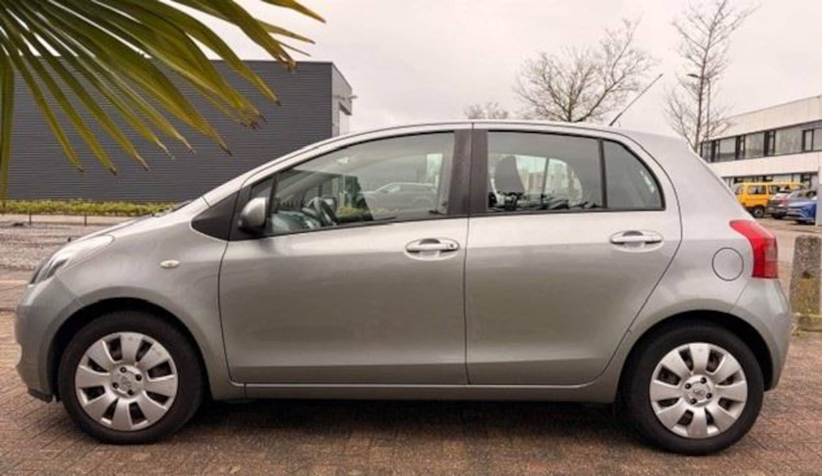 Toyota Yaris - 1.3 VVTi Sol 1.3 VVTi Sol Airco - AutoWereld.nl