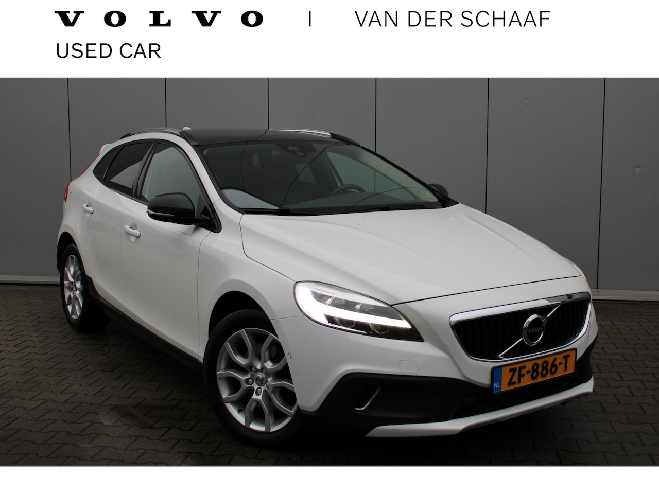 Volvo V40 Cross Country - T3 automaat Polar+ Luxury | Trekhaak | Harman Kardon | Keyless - AutoWereld.nl