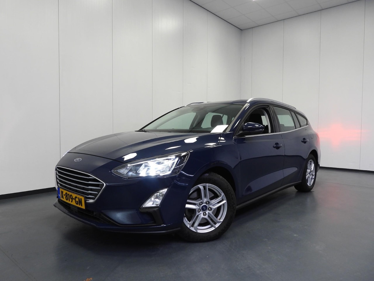 Ford Focus Wagon - 1.0 EcoBoost Trend Business NAVI/CAMERA/TREKH./PDC/16"LMV! - AutoWereld.nl