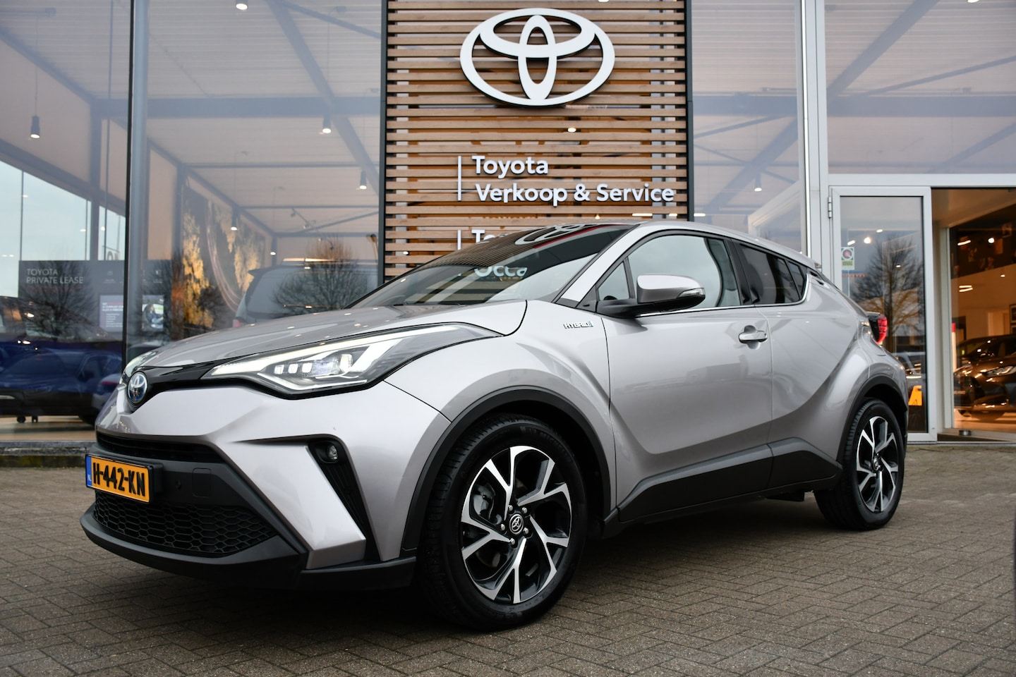 Toyota C-HR - 2.0 Hybrid First Edition Automaat 184pk | LED-koplampen | JBL-audio | Apple Carplay/Androi - AutoWereld.nl