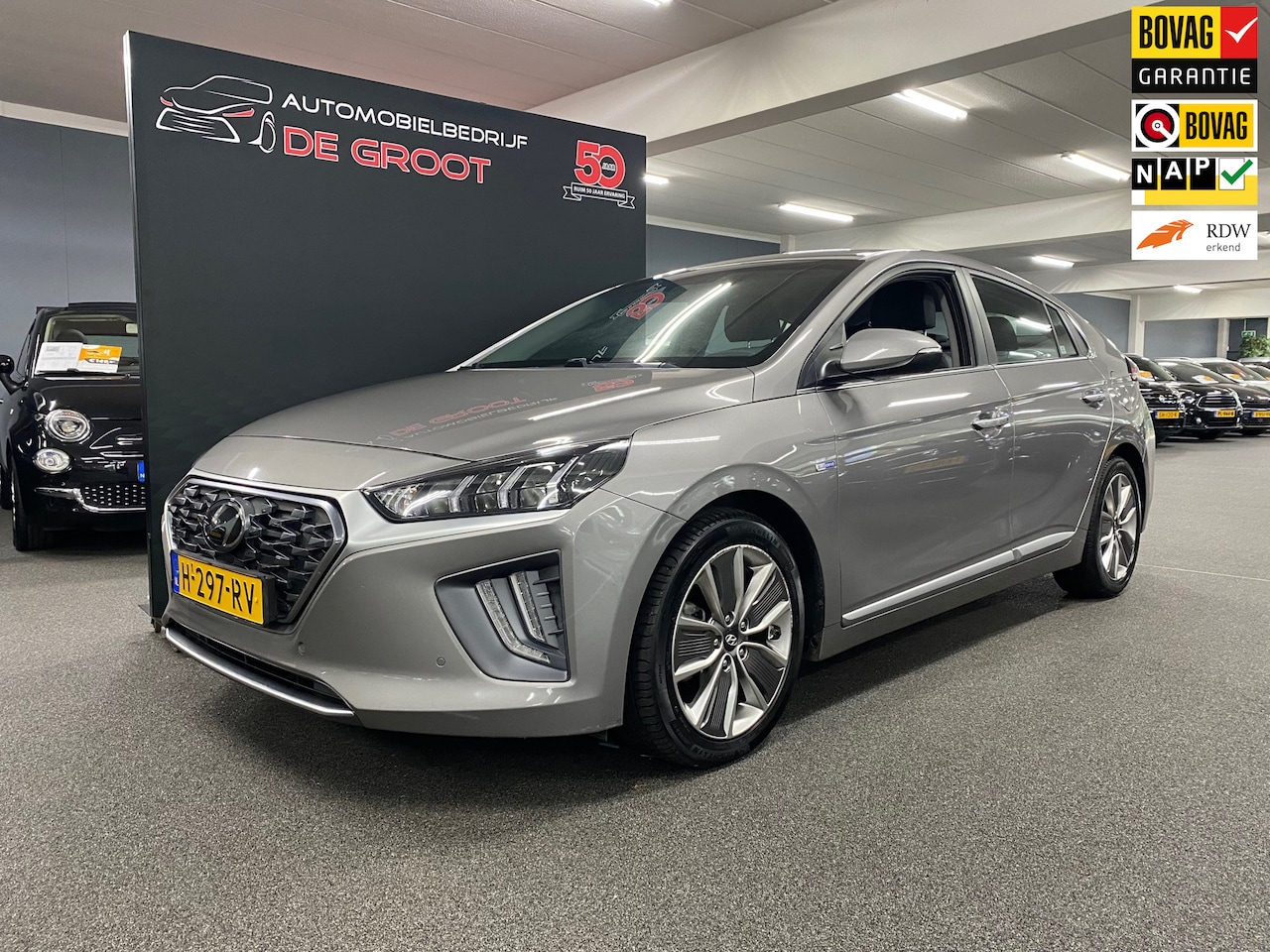 Hyundai IONIQ - 1.6 GDi Premium - Plus/ Nederlandse auto/ Lederen bekleding/ Automaat/ Stoelverwarming/ St - AutoWereld.nl