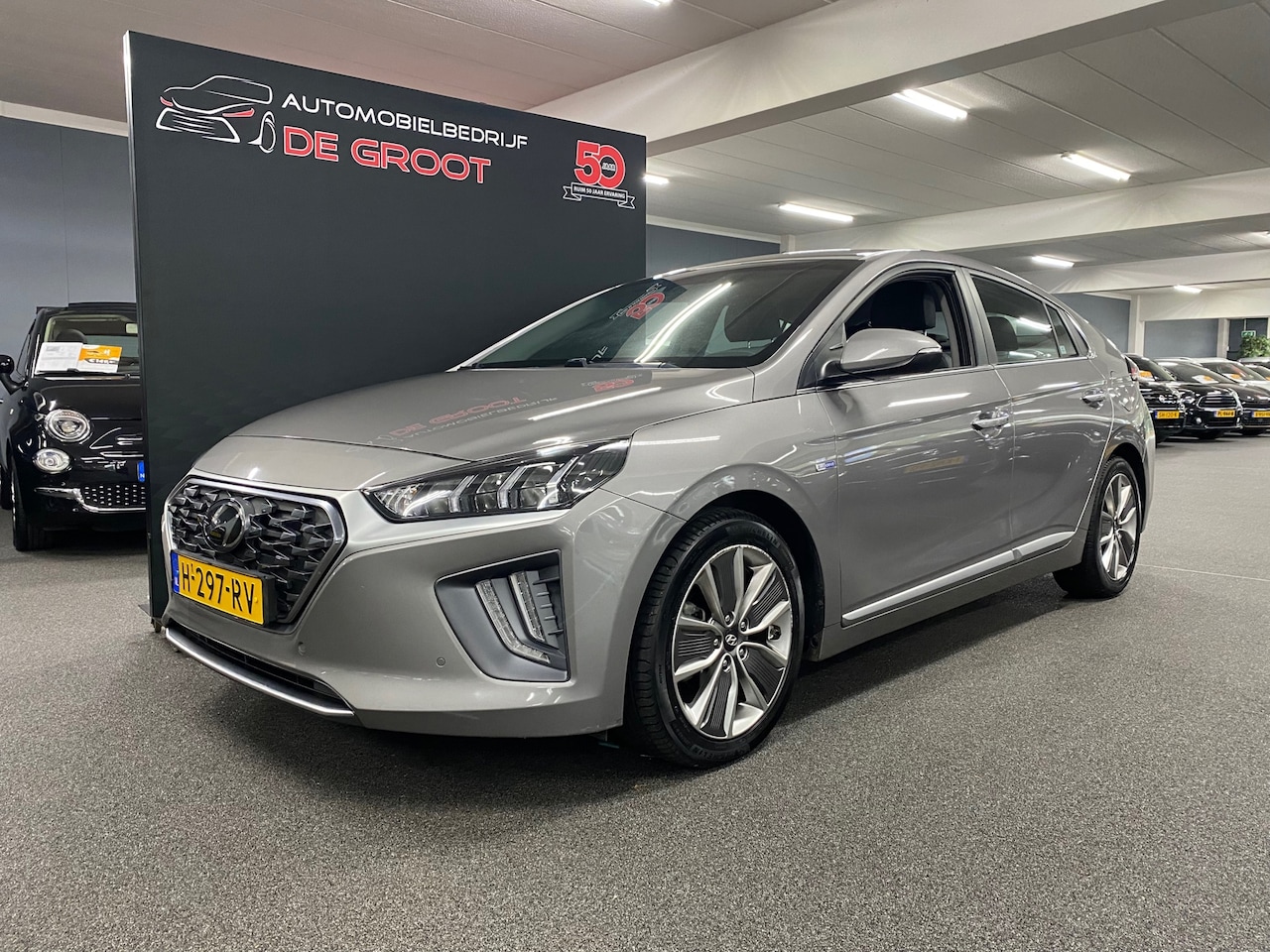 Hyundai IONIQ - 1.6 GDi Premium - Plus/ Nederlandse auto/ Lederen bekleding/ Automaat/ Stoelverwarming/ St - AutoWereld.nl