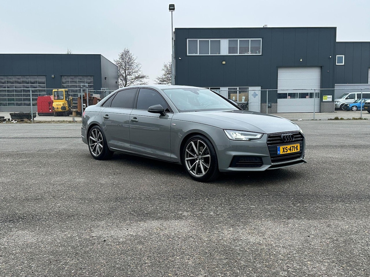 Audi A4 Limousine - 1.4 TFSI Sport S line black edition - AutoWereld.nl