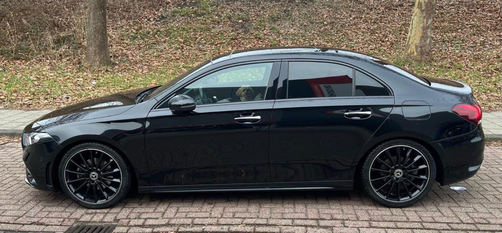 Mercedes-Benz A-klasse - 180 AMG Line 136 PK | Automaat | Navigatie | Climate Control | Privacy Glass | Cruise Cont - AutoWereld.nl