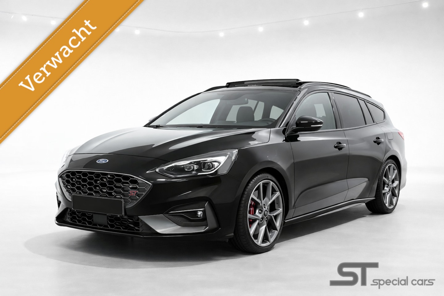 Ford Focus Wagon - 2.3 EcoBoost ST-3 X|Pano|Virtual - AutoWereld.nl