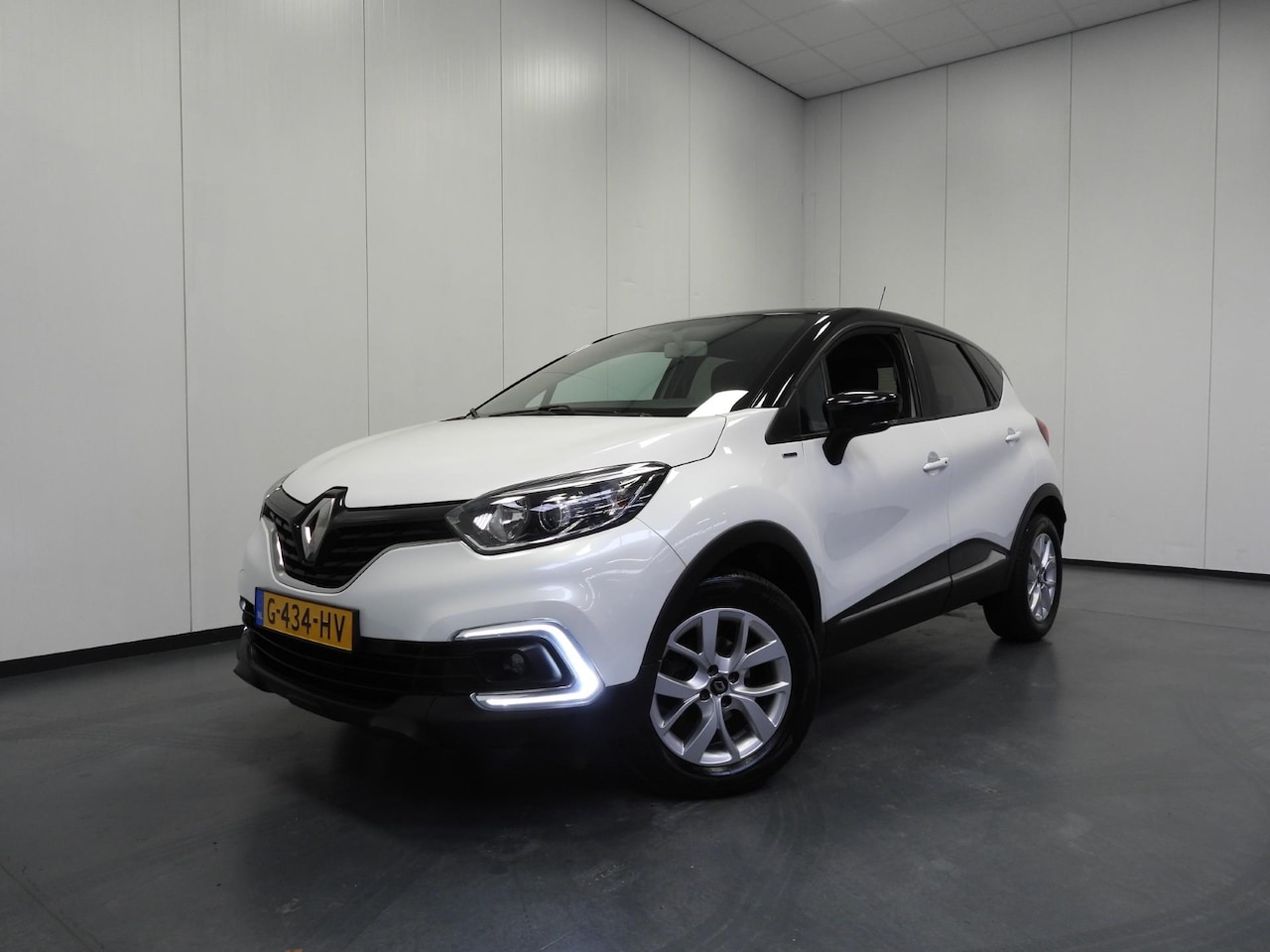 Renault Captur - 0.9 TCe Limited NAVI/AIRCO/CRUISE/PDC/16"LMV! - AutoWereld.nl