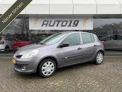 Renault Clio - 1.2-16V Special Line
