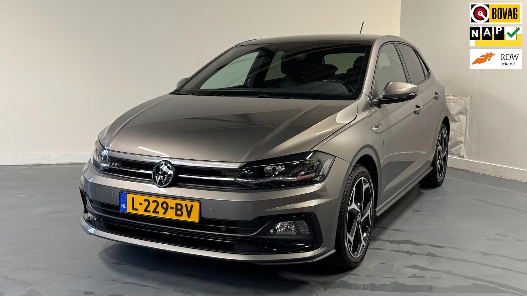 Volkswagen Polo - 1.0 TSI Highline Business R | NL-AUTO | DEALER OND. | PARKEERSENS. | SCHUIF KANTELDAK | - AutoWereld.nl