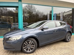 Volvo V40 - 1.5 T3 MOMENTUM Automaat, LED, Navi, PDC, TrHaak, NAP