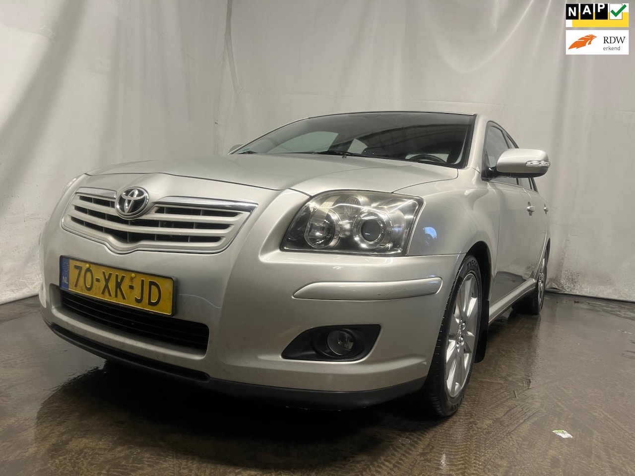 Toyota Avensis - 2.0 VVTi Luna Business SCHADEAUTO! - AutoWereld.nl