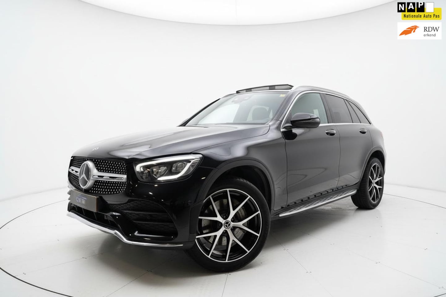 Mercedes-Benz GLC-klasse - 300e 4MATIC AMG WIDESCREEN PANO - AutoWereld.nl