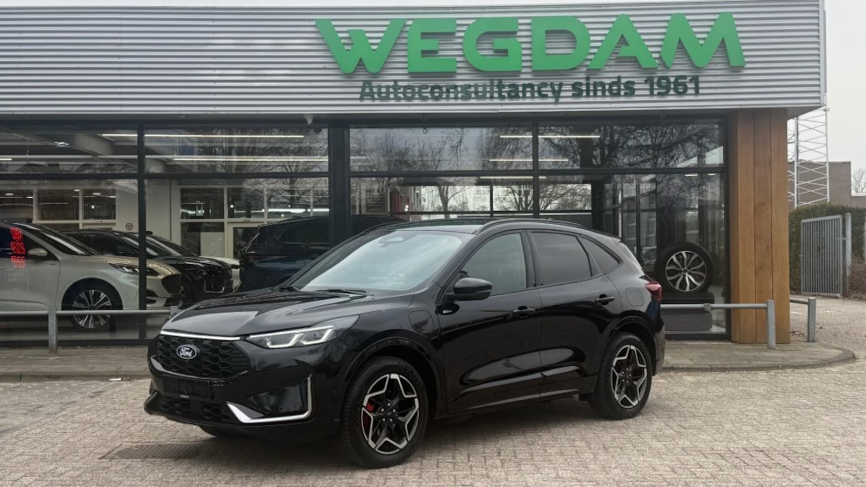 Ford Kuga - 2.5 PHEV ST-LINE X 243pk / Trekhaak+19inch+Techno+Winter - AutoWereld.nl