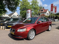 Volvo S40 - 1.8 MOMENTUM / SCHUIFDAK / CRUISE CTR. / TREKHAAK / 17'' LMV