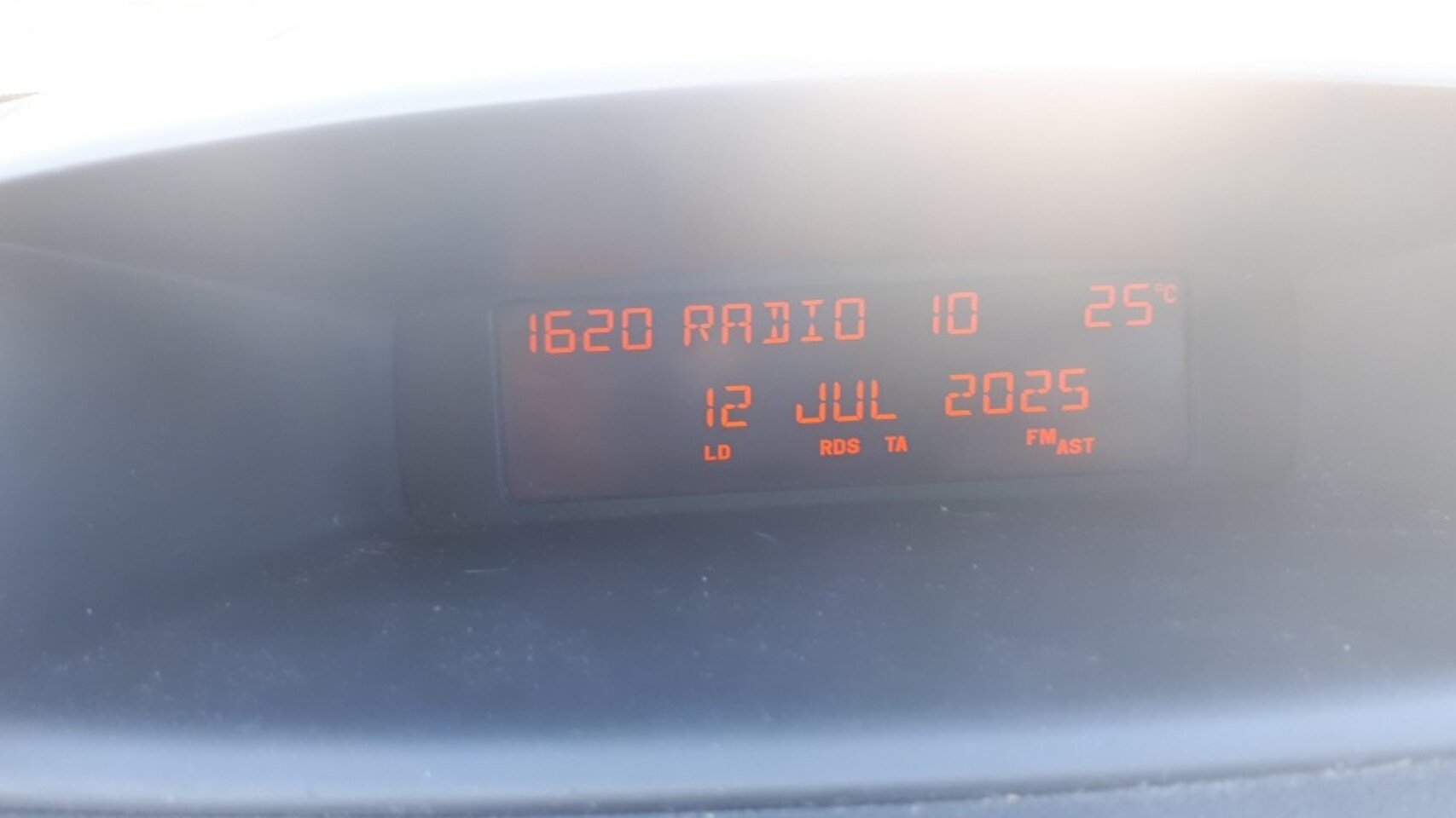 Citroën C3 - 1.4i Ambiance RADIO CD/CLIMATE/CRUISE/PDC/TREKHAAK