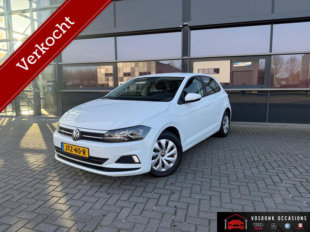 Volkswagen Polo - 1.0 TSI Life/DSG/Navi/ Nieuwstaat!/ Dealerondehouden! - AutoWereld.nl
