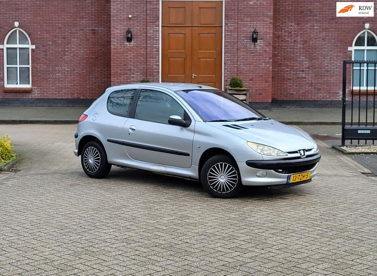 Peugeot 206 - 1.1 XR Challenge / Airco / Elekrische ramen - AutoWereld.nl