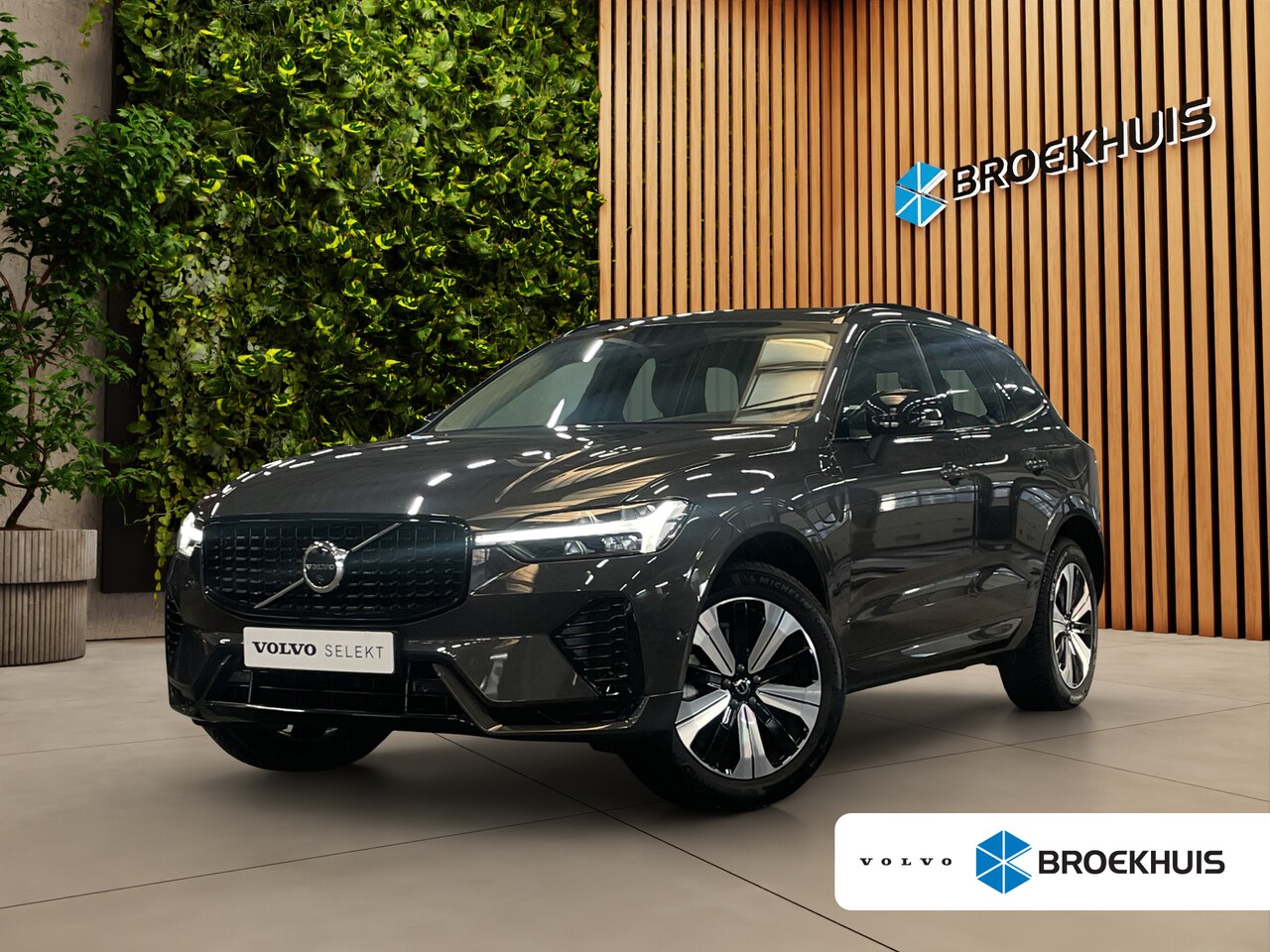 Volvo XC60 - 2.0 T6 Plug-in hybrid AWD Plus Dark | Trekhaak | 360 Camera | Memory | Panoramadak - AutoWereld.nl