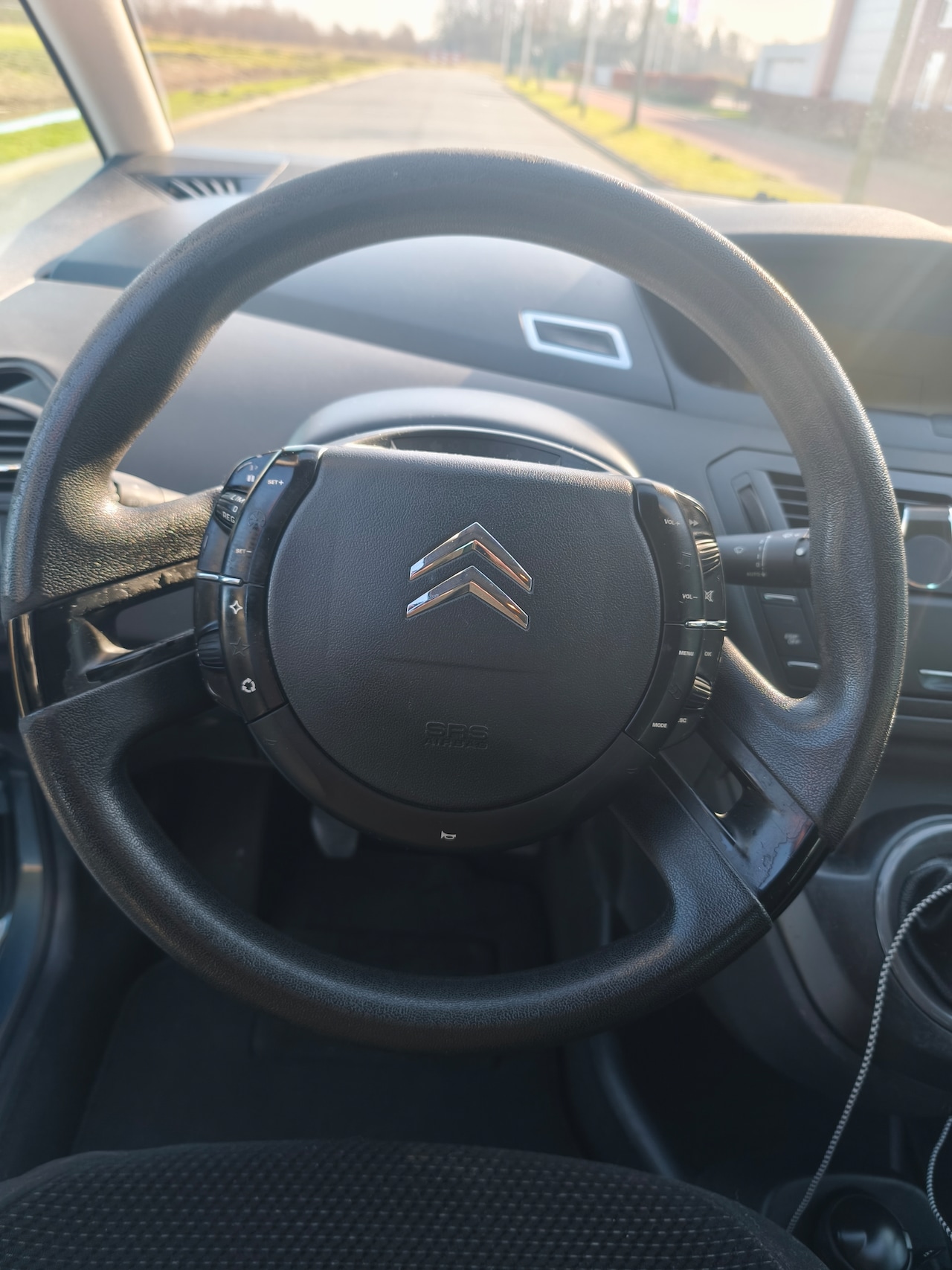 Citroën C4 Picasso - 1.8-16V Ambiance 5p. - AutoWereld.nl