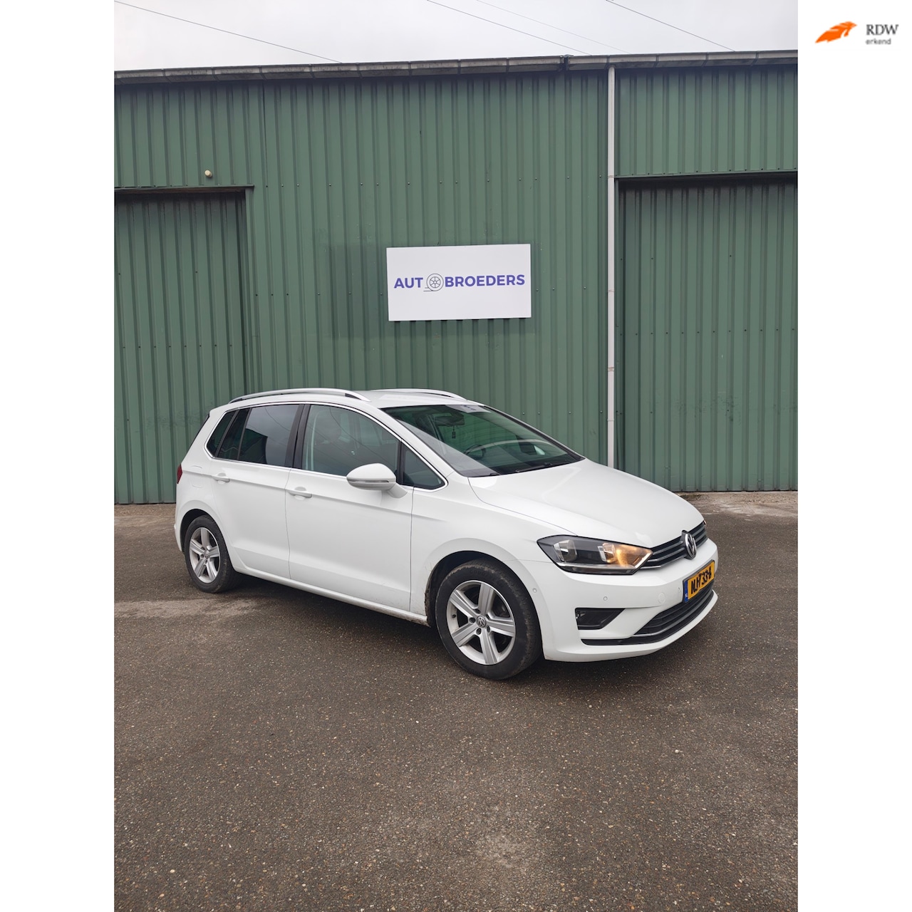 Volkswagen Golf Sportsvan - 1.2 TSI Connected Series GOED ONDERHOUDEN - MASSAGE STOELEN - PARKEERSENSOREN - AutoWereld.nl