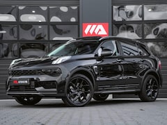 Lynk & Co 01 - 1.5 Black Edition Trekhaak|Panoramadak|360° Camera|ACC|Stoelverwarming|Navi|Carplay