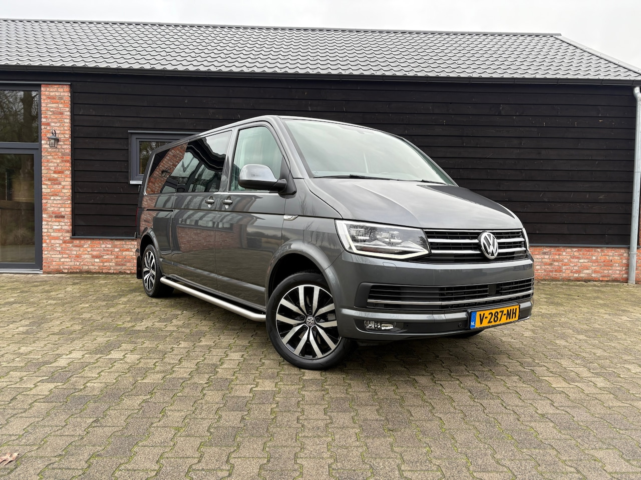 Volkswagen Transporter - 2.0 TDI L2H1 DC Highline - Marge - ACC - Led - Leder - AutoWereld.nl