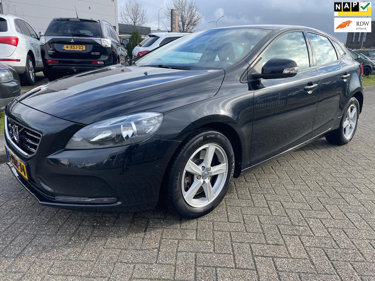 Volvo V40 - 2.0 D4 Base Business Garantie NAP - AutoWereld.nl