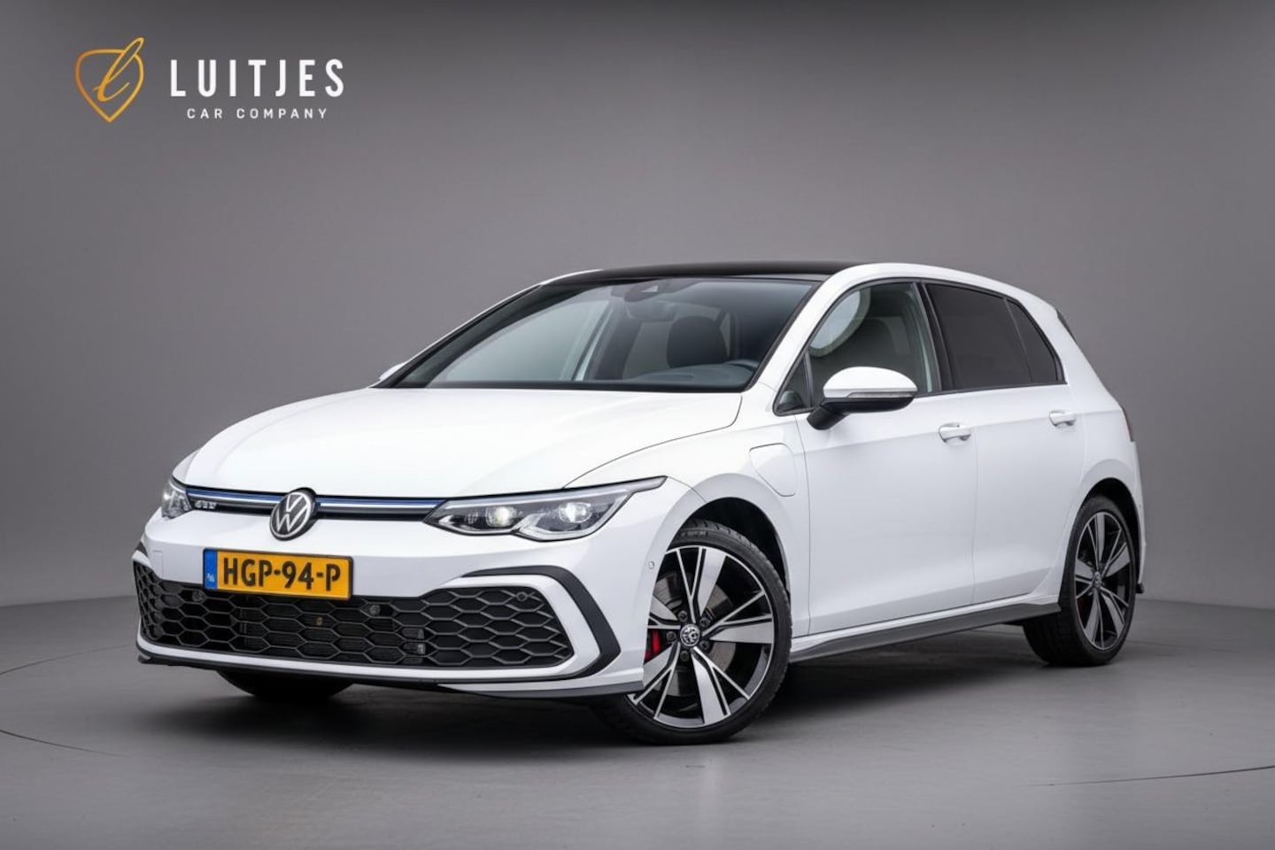 Volkswagen Golf - 1.4 eHybrid GTE I Pano-dak I iQ-light I Carplay I Winterpack I ACC I Head-up I Dealer-onde - AutoWereld.nl